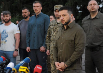 Зеленский теряет власть: Украину контролируют боевики «Азова»*