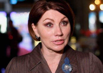 18 тысяч Сябитовой: на что звезды тратят свою скромную пенсию