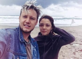 Солист группы «Челси» рассказал о последнем разговоре с женой, которая умерла во сне