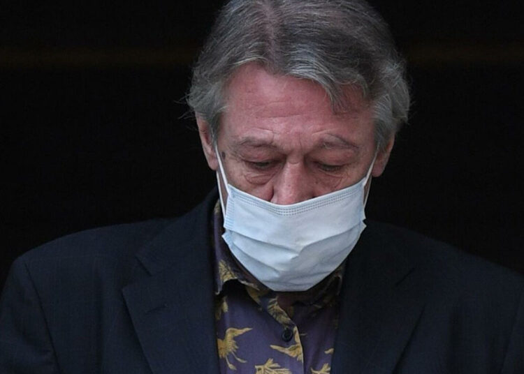 Эксперт: Ефремов давит на жалость, пытаясь вернуться на сцену и к гонорарам