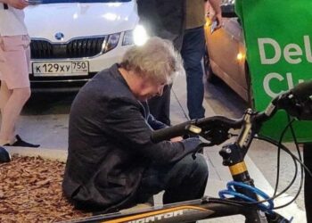 Семья умершего по вине пьяного Ефремова мужчины приняла извинения актера