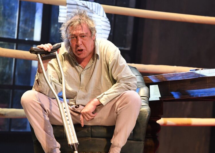 Ефремов еще не вышел на волю, но с ним уже отказываются работать театры