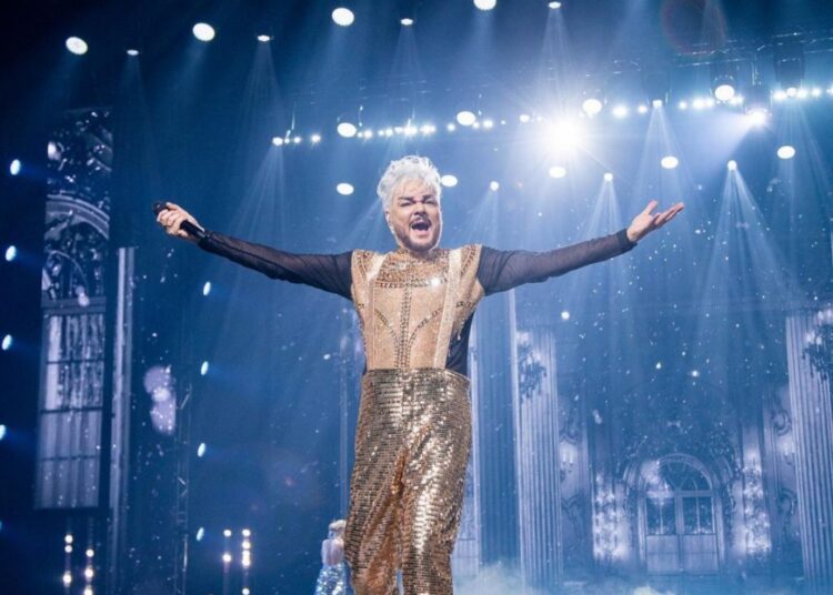 Филипп Киркоров появился на сцене в странном состоянии и с оскорбительной шуткой