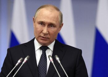 Раскрыта зарплата застеснявшейся Путина работницы фабрики из Ленобласти