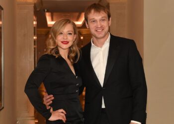 Распалась знаменитая актерская пара — Михаил Тройник и Юлия Пересильд