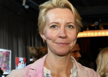 У Татьяны Лазаревой* в Испании сгорел автомобиль прямо на дороге