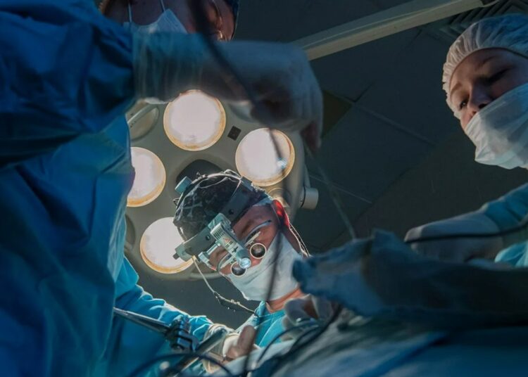 Российские хирурги спасли мальчика, по лицу которого проехал трактор