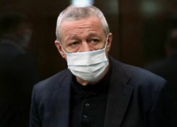 Собчак рассказала, где работает освободившийся из колонии Ефремов