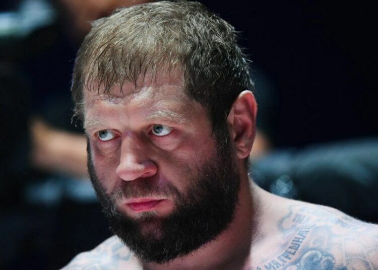 Бойцу Александру Емельяненко необходима сложная операция на позвоночнике