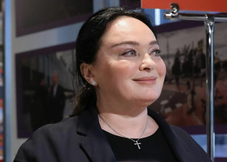 На Гузееву подали заявление в полицию из-за рекламы афериста