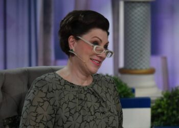 «В Глюкозу пыталась превратиться»: Сябитова прошлась по новому имиджу Гузеевой