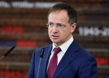 Мединский назвал причину, по которой Киев не спешил принимать тела погибших