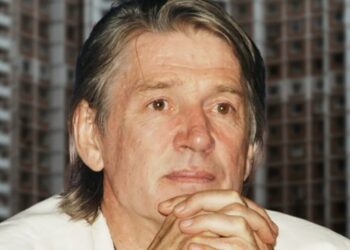 Дочь умершего 17 лет назад Александра Абдулова начала встречаться с мужчиной почти вдвое старше