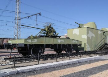 Западные эксперты удивились возможностям бронепоезда «Енисей»