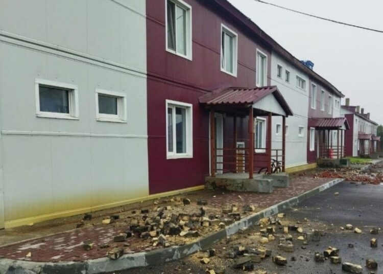 Россиян потрясло видео с камчатскими врачами, которые не бросили скальпели даже с началом землетрясения