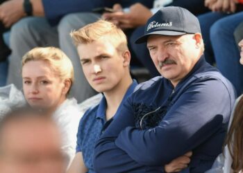 Александр Лукашенко уверен, что воспитывает одаренного ребенка Николая