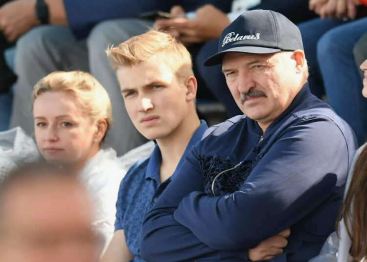 Александр Лукашенко уверен, что воспитывает одаренного ребенка Николая