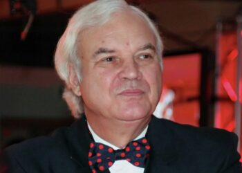 Известный телеведущий Владимир Молчанов госпитализирован в тяжелом состоянии