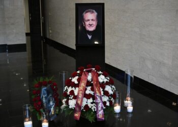 “Спасибо, что не льете слезы”: кто из звезд приехал проститься с режиссером Юрием Морозом