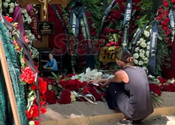 Молодую жену Старовойта нашли рыдающей на его могиле