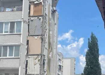 Взрыв газа в саратовской многоэтажке: есть жертвы, люди под завалами