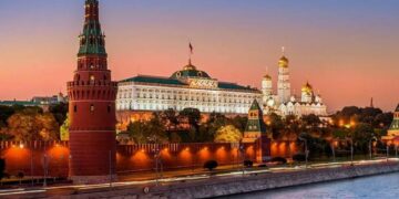 Кремль: возможность встречи Путина с Зеленским не исключена полностью