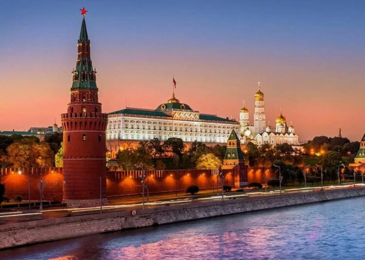 Кремль: возможность встречи Путина с Зеленским не исключена полностью