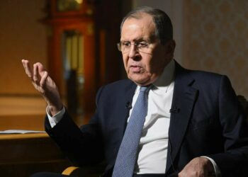 Комментируя свой свитер с надписью «СССР», Лавров напомнил о словах Путина