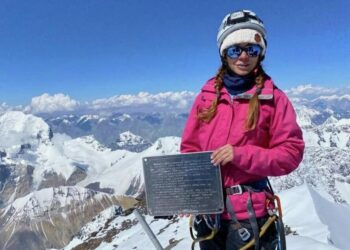 Опубликованы снимки альпинистки Наговициной со сломанной ногой