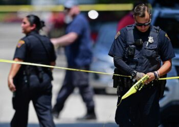 Муж и жена из США 1,5 года жили вместе с трупом партнера по интиму