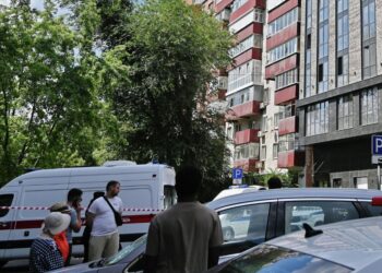 В результате атаки дронов ВСУ на Ростов-на-Дону ранения получили не менее 13 человек