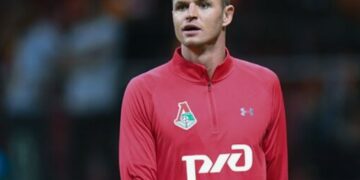 Чисто деловая встреча: футболист Тарасов оправдался за флирт с моделями