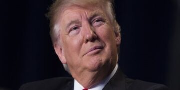 Трамп снова грозит Украине и России за продолжение военного конфликта