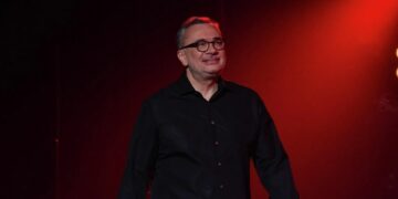 Как сейчас живет родившийся с серьезными особенностями сын Константина Меладзе