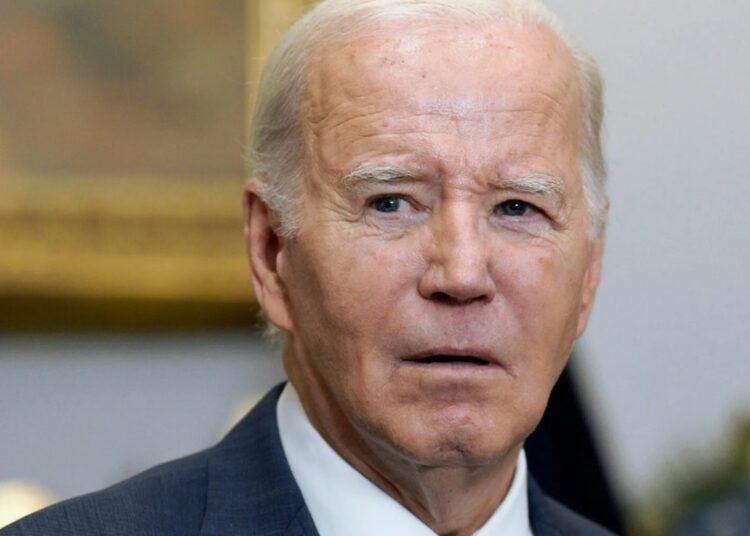 Прооперированный Джо Байден появился на публике с большим шрамом на голове