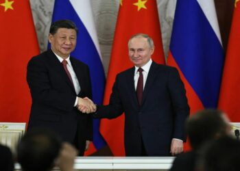 Кремль с иронией отреагировал на слова о заговоре России, Китая и КНДР