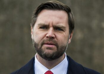 «Вице-Трамп» Вэнс: Вашингтон не хочет изолировать Россию от мира