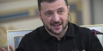Зеленский даже не планирует выводить войска из Донбасса