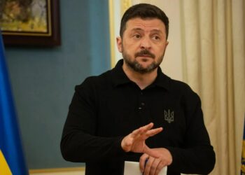 Зеленский решил напомнить власти в России об адресах бомбоубежищ