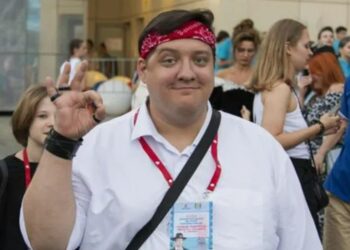 Оказалось, что перед смертью от боровшегося с онкологией Романа Попова отвернулись все друзья