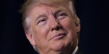 СМИ назвали имя человека из Москвы, который дает советы Трампу