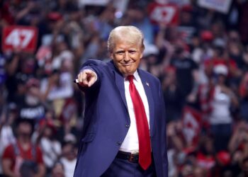 Трамп приказал рассекретить материалы по делу торговца детьми Эпштейна