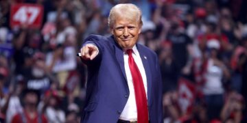 Трамп приказал рассекретить материалы по делу торговца детьми Эпштейна