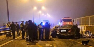 Цена обгона: автомобиль разорвало при ударе о бетон на Крымском мосту