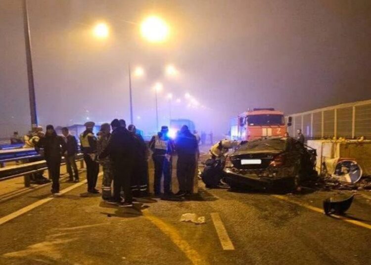 Цена обгона: автомобиль разорвало при ударе о бетон на Крымском мосту