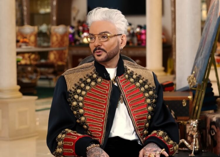 «Сбросил и не заплатил»: охранник требует миллионы с Киркорова после падения со сцены