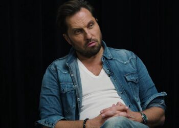 Автор хита «Зацепила» отказался выступать в зоне СВО на фоне критики патриотов