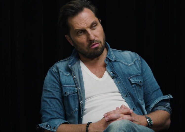 Автор хита «Зацепила» отказался выступать в зоне СВО на фоне критики патриотов