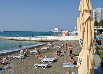 «Бздыхи» против «доширачников»: языковая война на южных курортах России обижает туристов