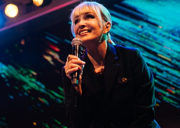 «Никому не нужна»: украинцы захейтили Лайму Вайкуле за песню на украинском языке